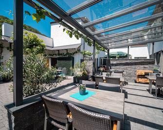 Hotel-Restaurant Langen - Kattenes - Innenhof