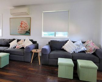 13 Zunker Street Burnett Heads - Bargara - Phòng khách