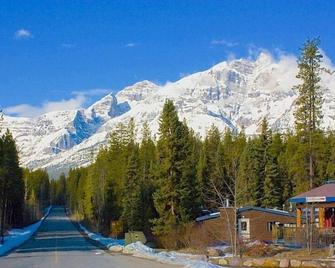 Sunwapta Falls Rocky Mountain Lodge - Jasper