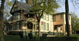 Oliver Inn Bed and Breakfast - South Bend