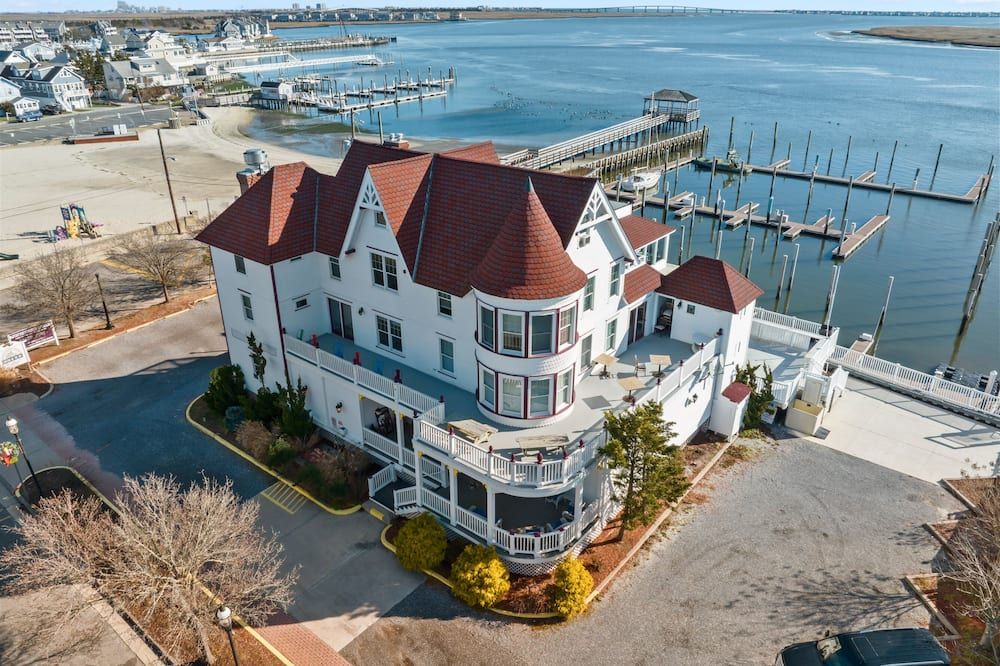 Tavern on the Bay Hotel - Meyer Lansky Suite - Somers Point
