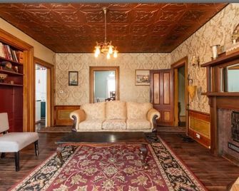 Heart of Pubnico - Pubnico - Living room