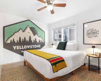 Hot Tub 4 Baths 4 Bedrooms Montana Themed Bikes - Livingston - Bedroom