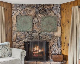 Our Secret Getaway - Two Spacious Living Areas - Lake Arrowhead