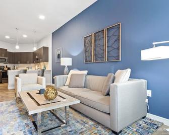StayOvr at Galatyn Park - Richardson - Living room