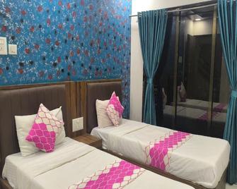 Om Sai Residency Ulwe Navi Mumbai - Panvel - Chambre
