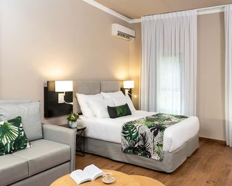 Erettz Dafna Travel Hotel - She’ar Yashuv - Slaapkamer