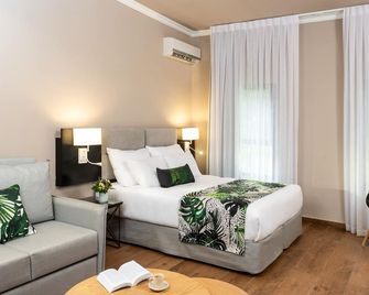 Erettz Dafna Travel Hotel - She’ar Yashuv - Habitación