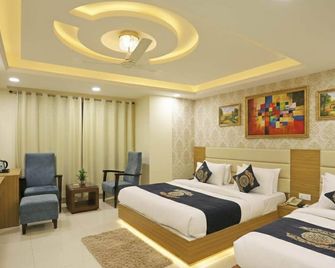 Hotel D'Capitol - Delhi Airport - New Delhi - Bedroom