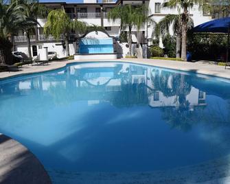 Hotel Virrey - Reynosa - Havuz