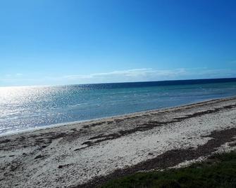 200 metre walk to beautiful Simms Cove beach - Port Hughes - Beach
