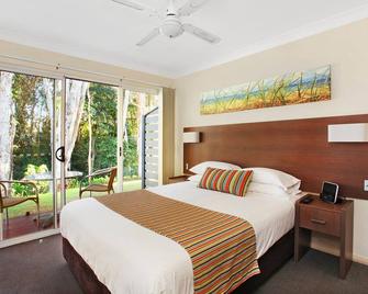 Flynns on Surf Beach Villas - Port Macquarie - Bedroom