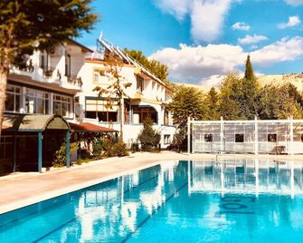 Elazig Mavigol Otel - Sivrice - Piscina