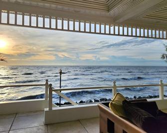 Baan Soulmates - Lovely House By The Sea For The Perfect Getaway - Kui Buri - Balcony