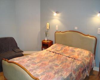 Splendid Hôtel - Le Puy-Notre-Dame - Slaapkamer