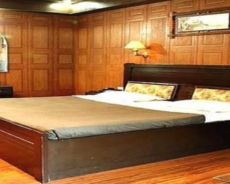 OYO 24974 Bharat Resort - Dehradun - Bedroom