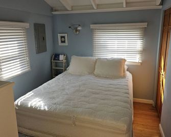 Tuckerton Beach Waterfront Bungalow, Close to Long Beach Island & Atlantic City! - Tuckerton - Habitación