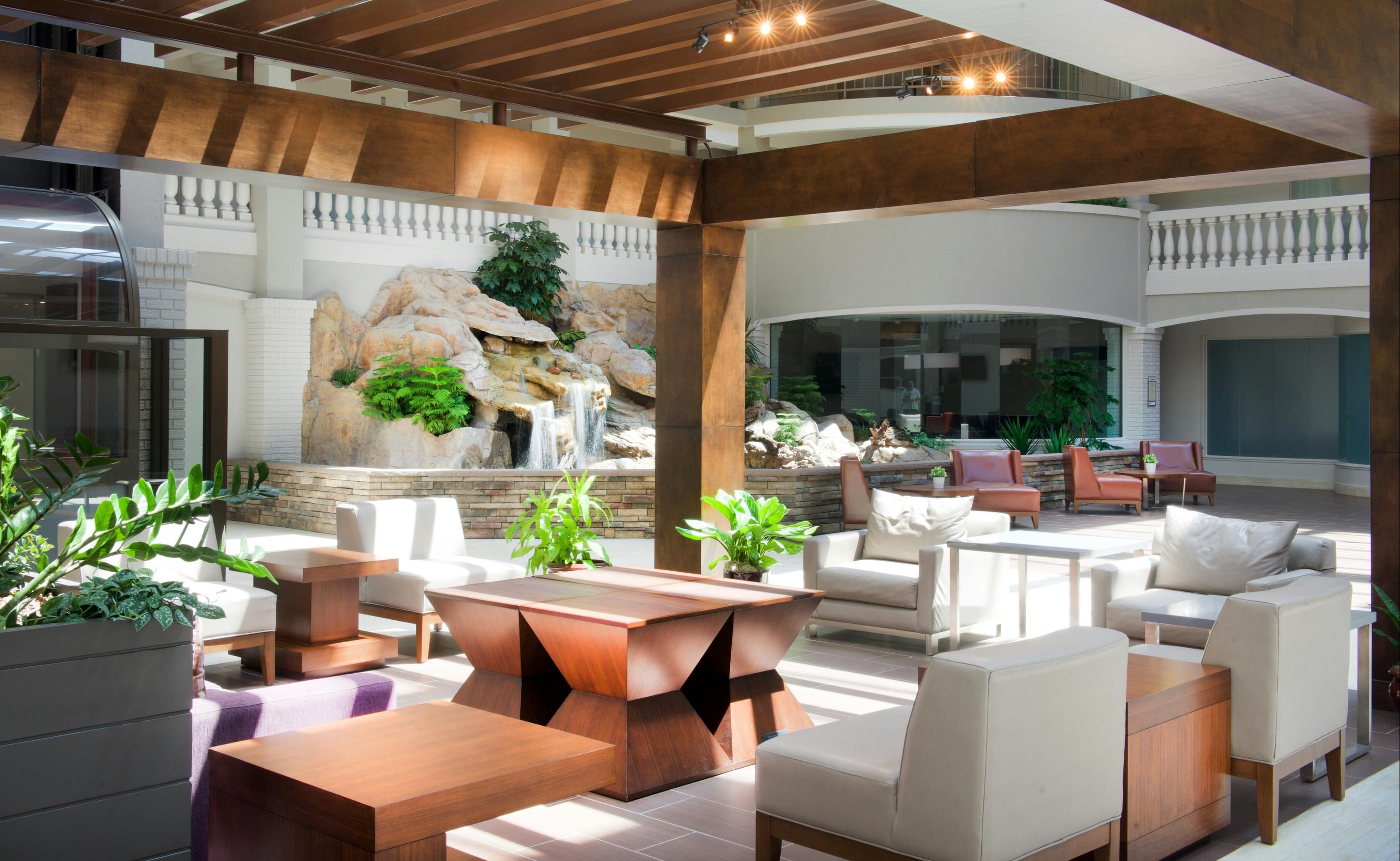 Embassy Suites by Hilton Colorado Springs - קולרדו ספרינגס - לובי