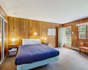 Attractive & convenient studio steps to water w/WiFi, water views, & kitchenette - Alton - Habitación