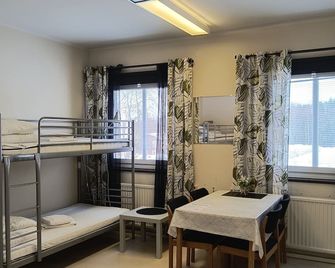 Södra Bergets Vandrarhem - Hostel - Сундсвалл - Спальня