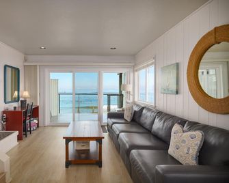 Oceanfront Escape - San Simeon