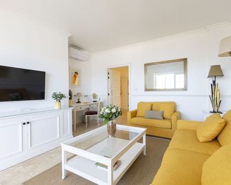 Hotel Les Mouettes - Ajaccio - Living room