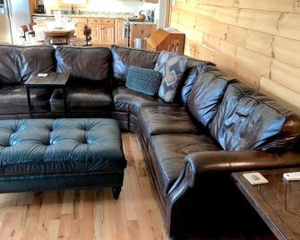 Ridgecrest A Unique Rustic Cabin in Blowing Rock NC - Lenoir - Вітальня