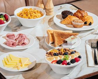 Premier Inn Doha Education City - Doha - Restaurant