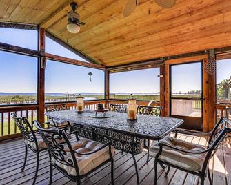Dreamy Home on Lake Istokpoga with Dock and Views! - Lake Placid - Balcony