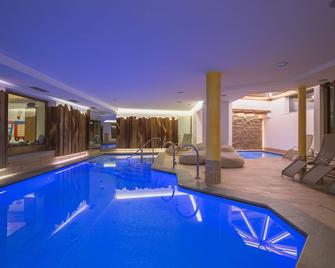 Hotel Ambiez - Andalo - Bể bơi