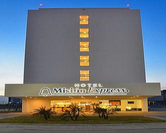 Misión Express Monterrey Aeropuerto La Fe - Μοντερρέι - Κτίριο