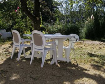 House with fenced garden in village - Latronquière - Patio