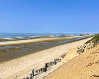 The Ocean Cottage on Thumpertown Beach - Eastham - Beach