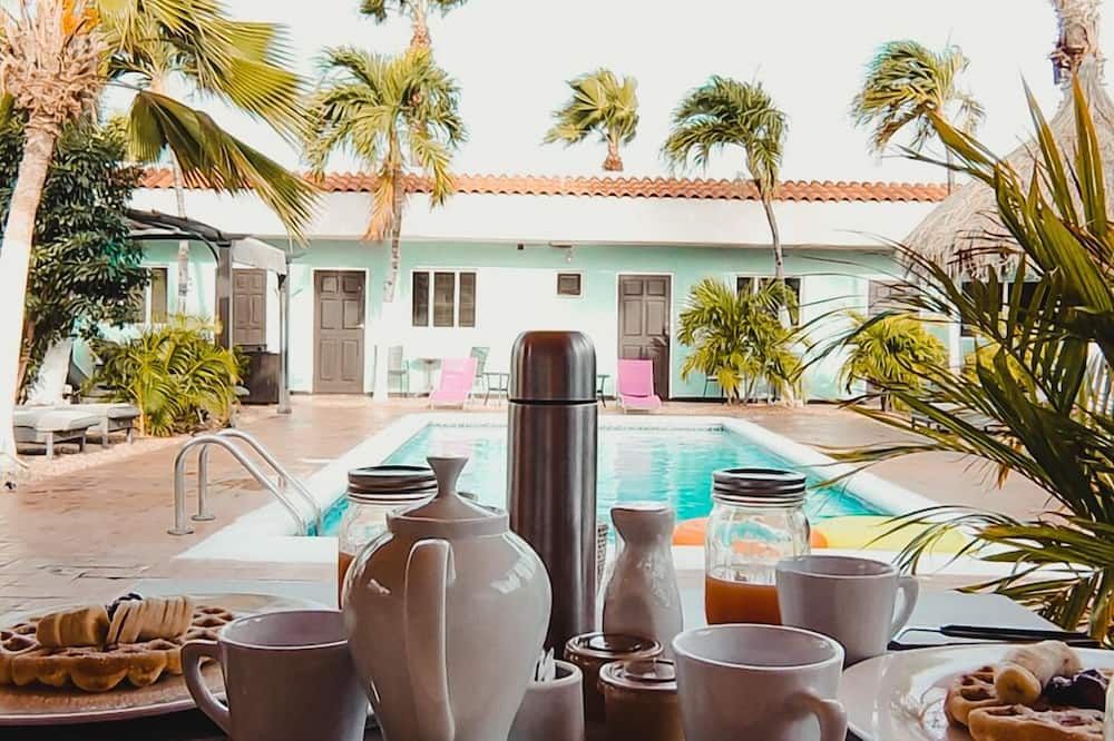 أروبيانا إن - أورانجيستاد - حوض السباحة