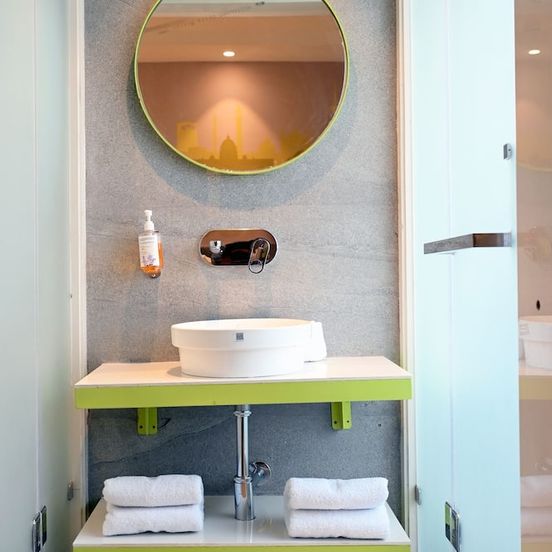 Hotel Le Roi Express Karol Bagh