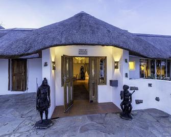 Trans Kalahari Inn - ווינדהוק - בניין