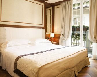 Hotel Manzoni - Milan - Bedroom