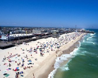 Vrbo Premier Host 2br, 2ba Breakwater Ste, 200ft To Beach. Pool Access Optional - Seaside Heights - Beach