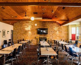 Lilac City Motor Inn Standard Queen Room 2 - Goulburn - Restaurant