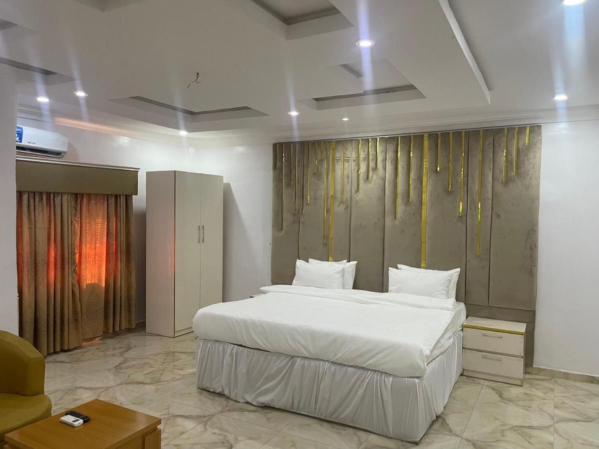 White Gold Hotel thumbnail 2