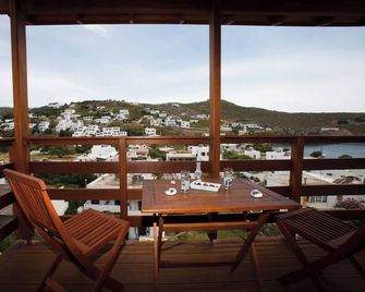 Mistral-Patmos - Skala - Balcón