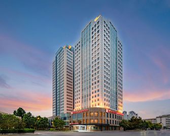Hilton Garden Inn Tianjin Railway Station - Tianjín - Edificio