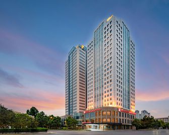 Hilton Garden Inn Tianjin Railway Station - Tianjín - Edificio