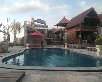 Ayu Laba Beach Villa and Resto - Nusa Penida - Basen