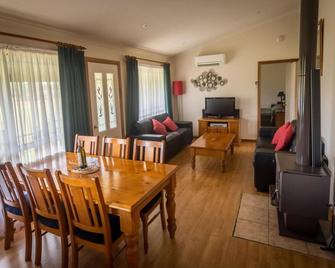 Cottages on Lovedale - Lovedale - Їдальня