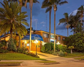 Sapphire Palms Motel - The Entrance - Building