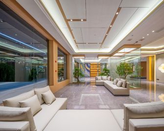 Jiujiang Jiulong Yunjing Hotel - Jiujiang - Lobby