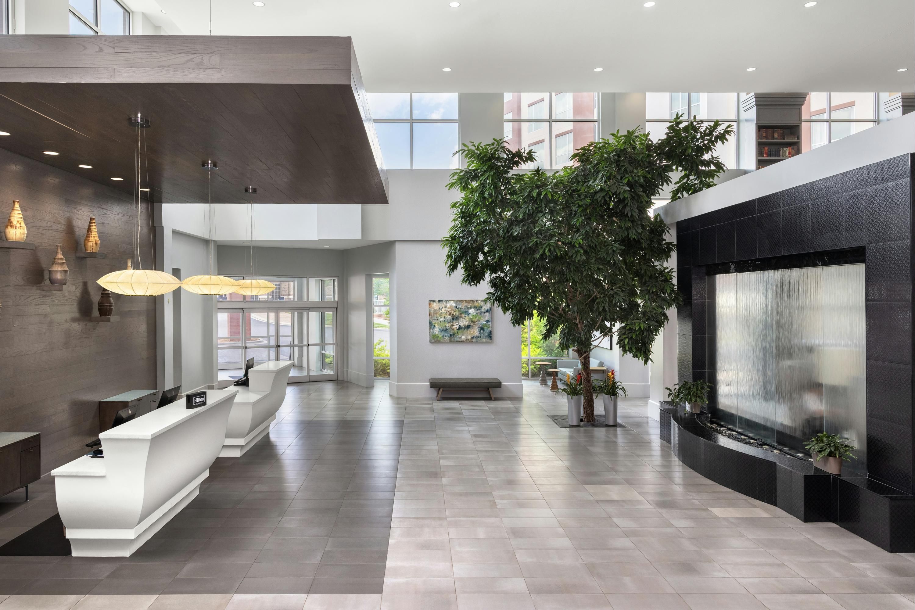 Embassy Suites by Hilton Charlotte Ayrsley - שרלוט - לובי
