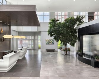 Embassy Suites by Hilton Charlotte Ayrsley - שרלוט - לובי