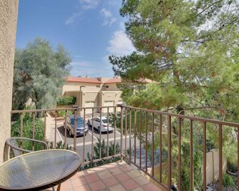 Centrally Located Escape with Pool Access in Phoenix - Phoenix - Balcón